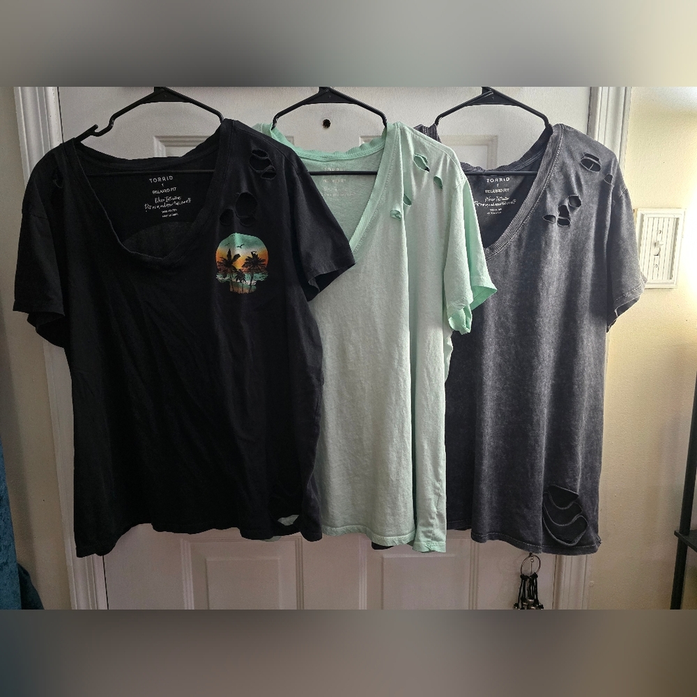 Torrid Distressed T-Shirts Lot in Black, Mint, and Gray Size 1x